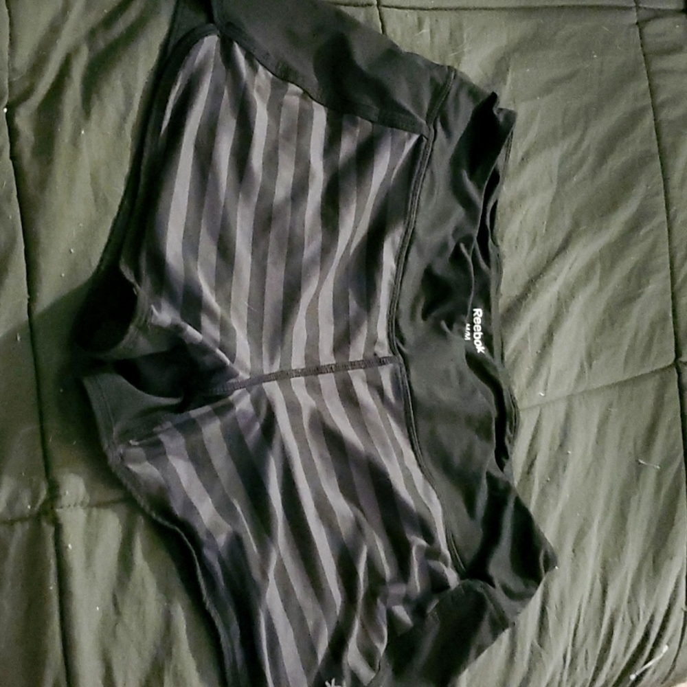 Reebok athletic shorts size medium